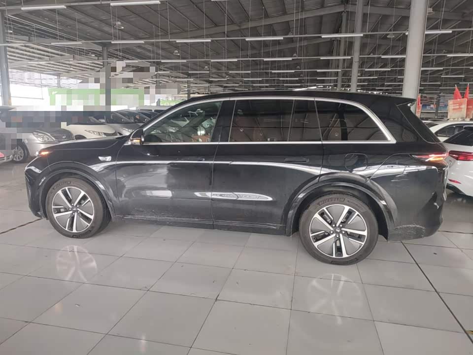 Li Auto Ideal L8