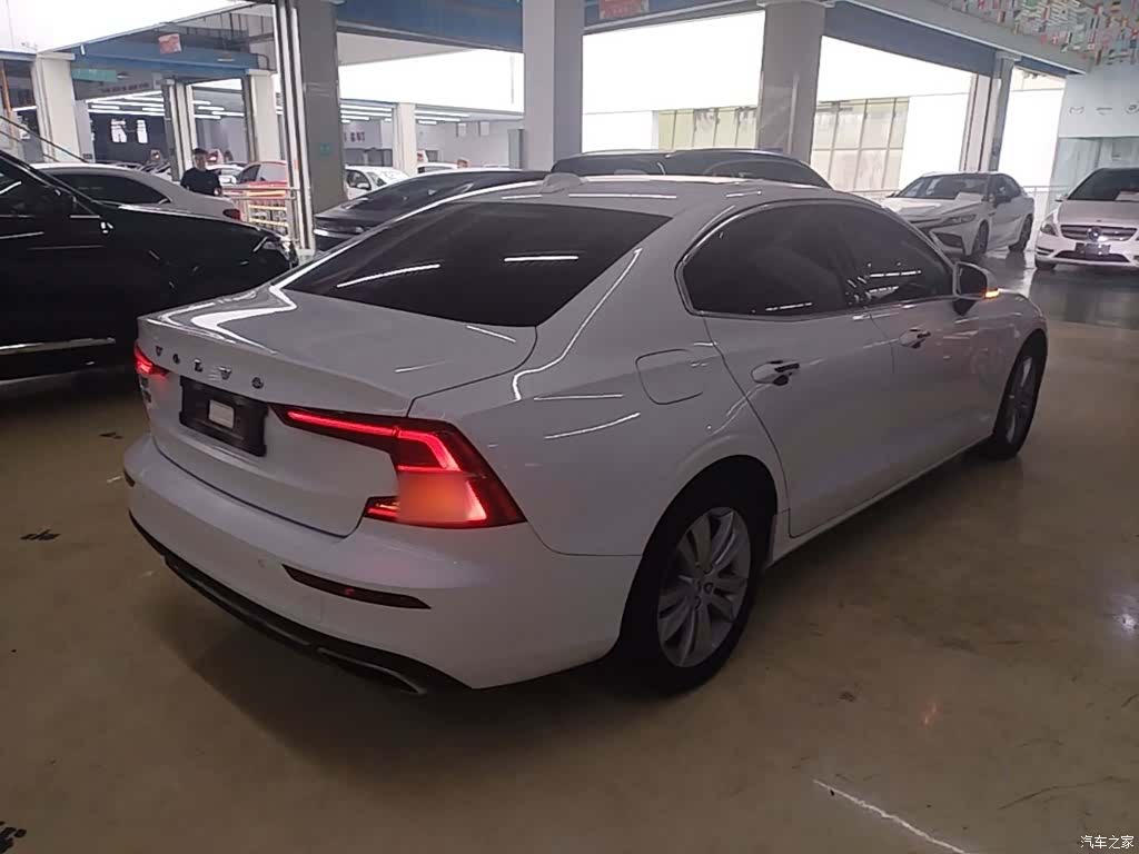 Volvo S60, 2021 все фото