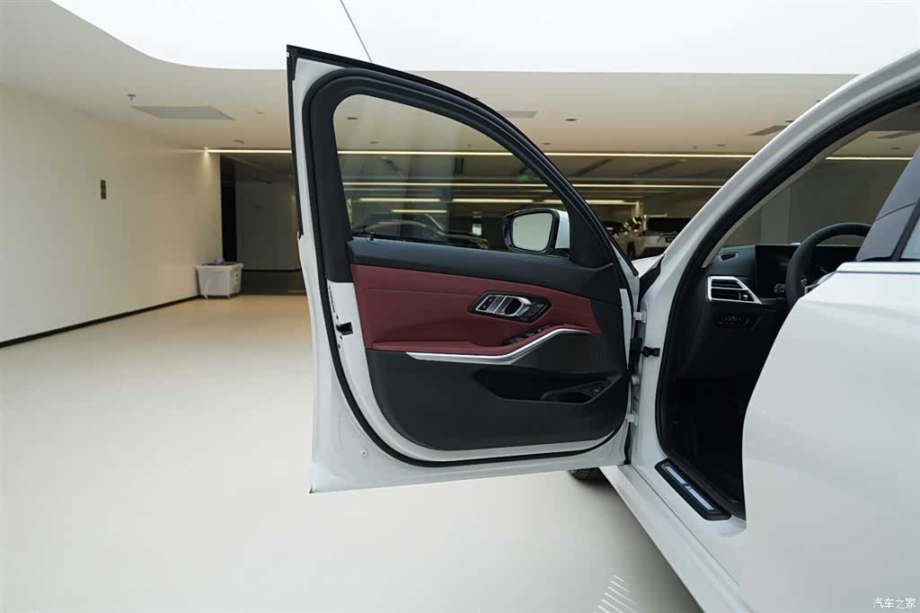BMW 3 Series, 2026 16