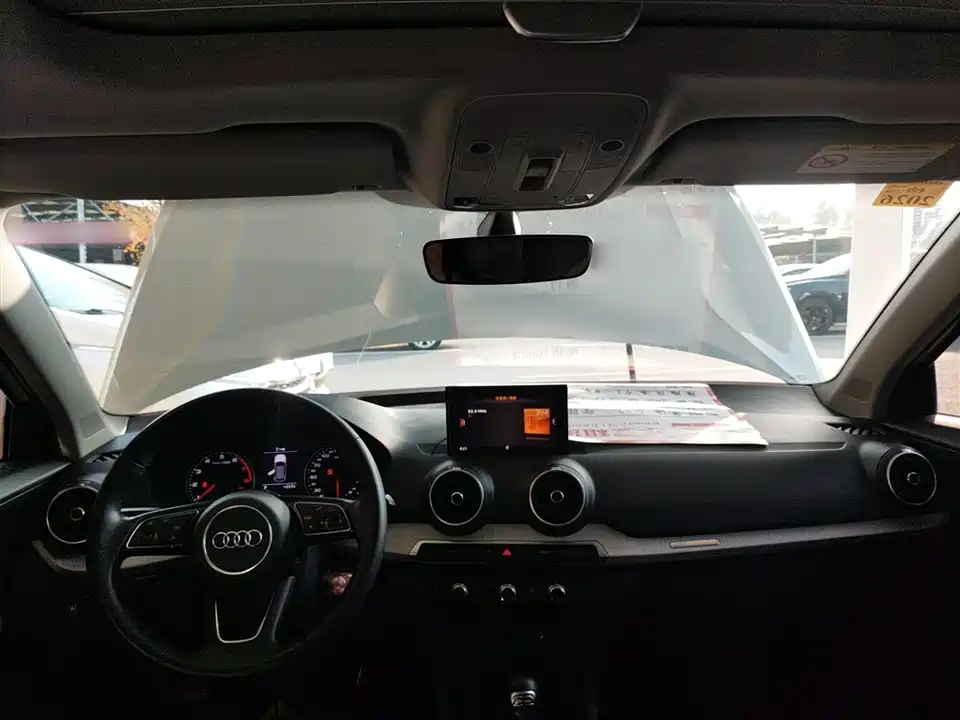 Audi Q2L