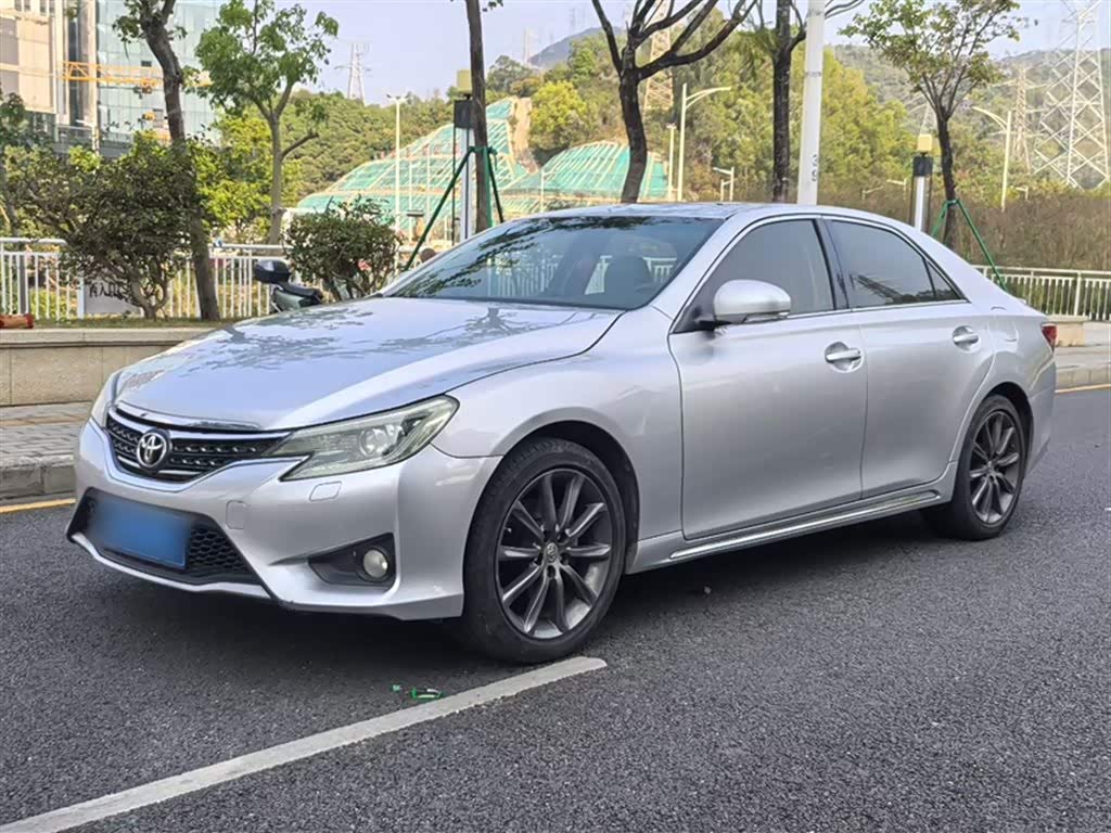 Toyota Reiz