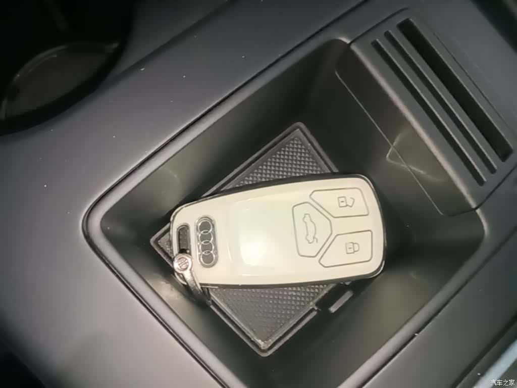 Audi A4L, 2021 9