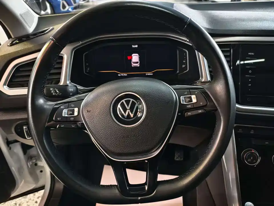 Volkswagen T-ROC exploring Songs