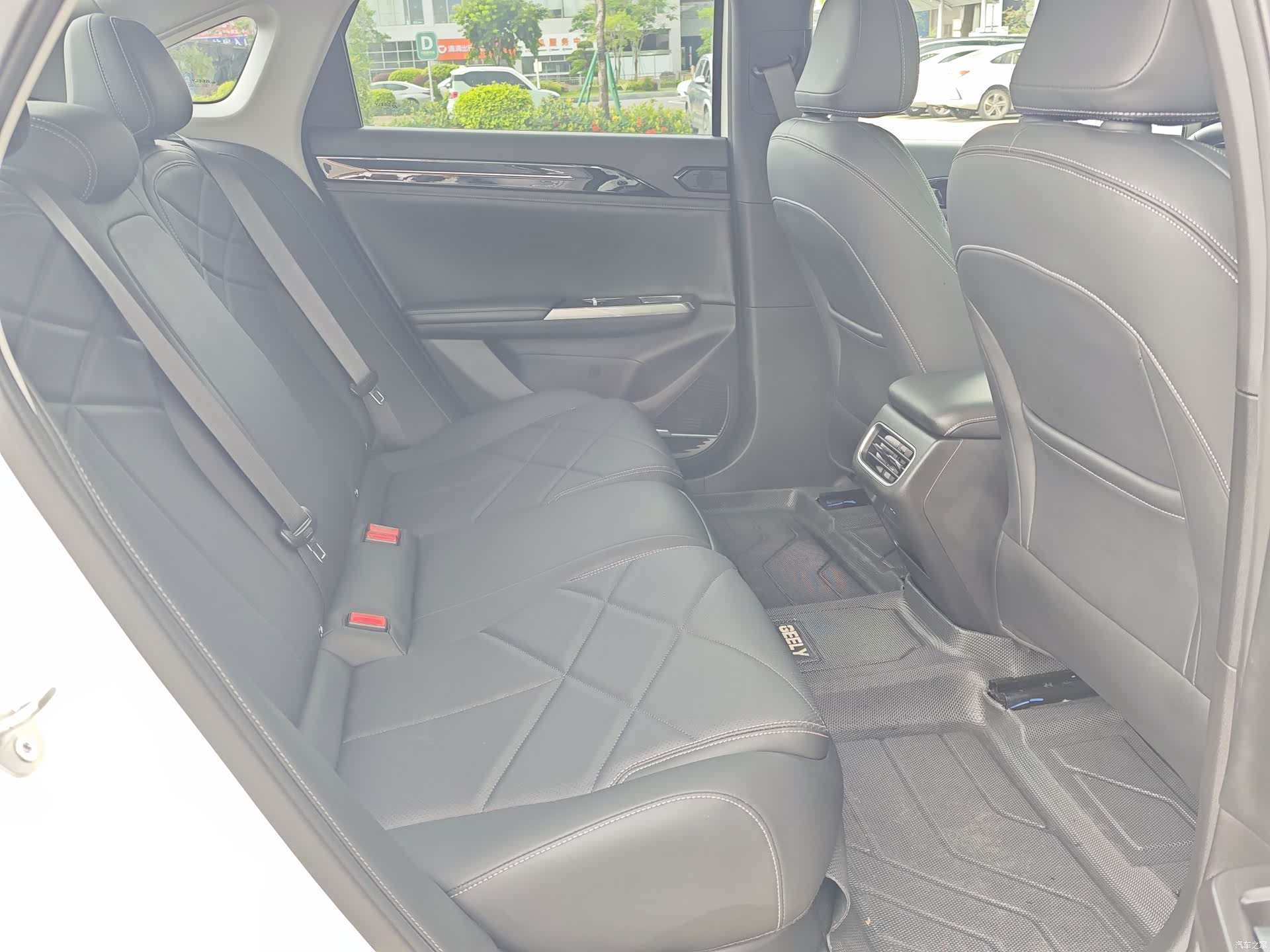 Geely Galaxy L6, 2024 15