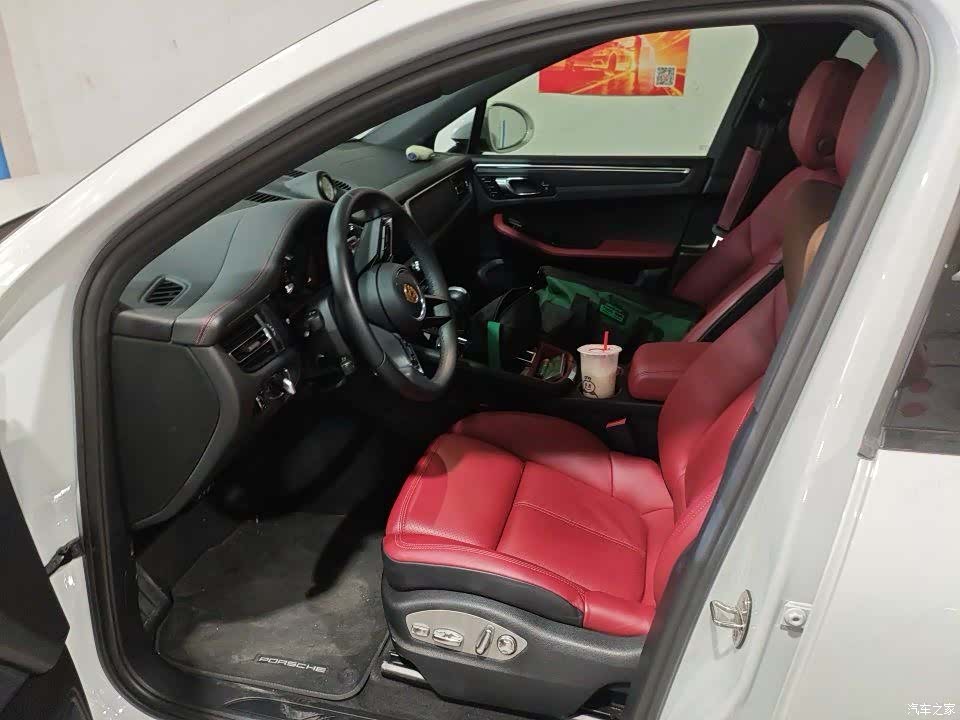 Porsche Macan, 2023 все фото