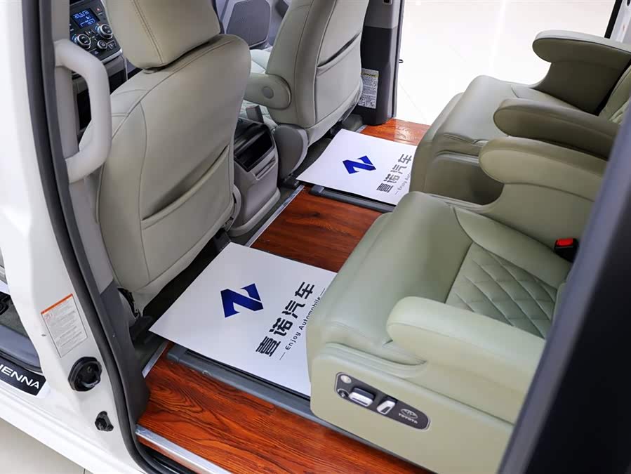 Toyota SIENNA 2017, фото 29