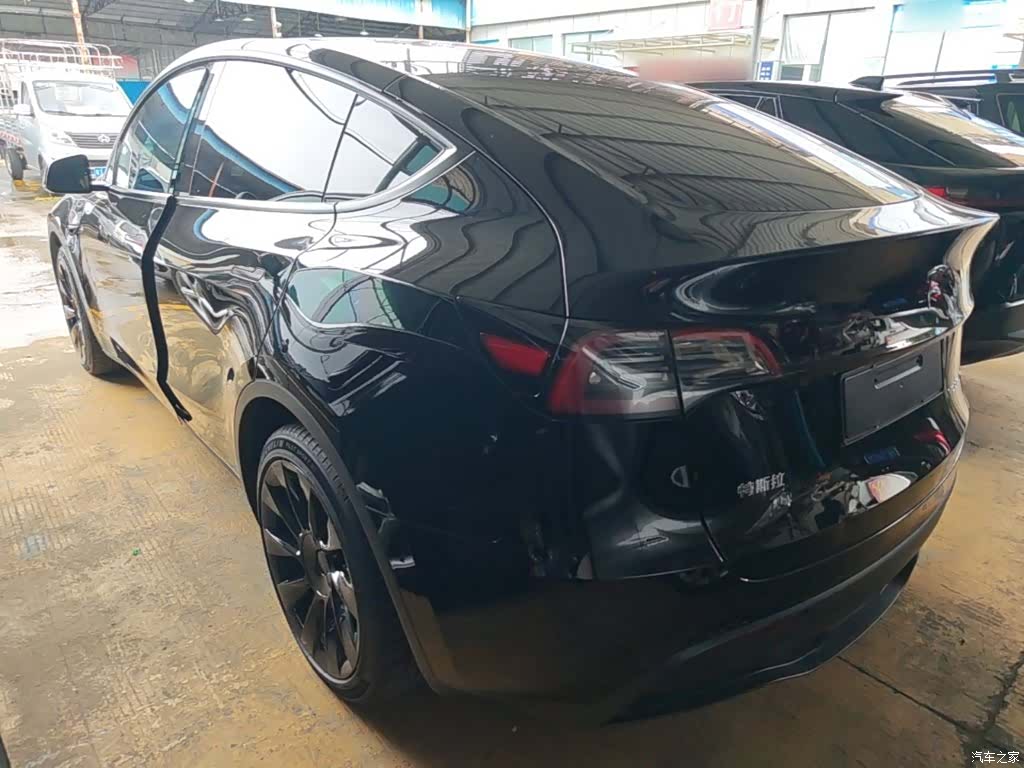 Tesla Model Y, 2021 все фото