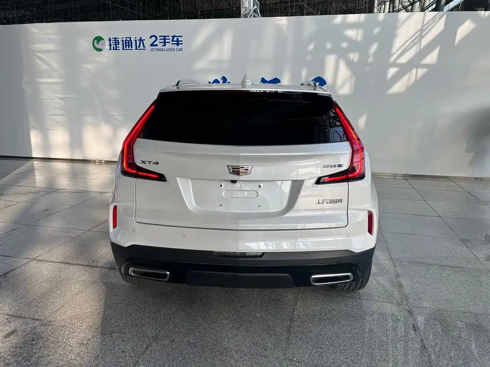 Cadillac XT4