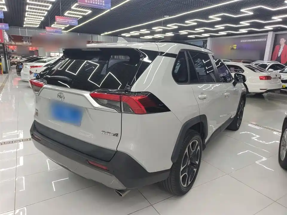 Toyota RAV4 Rongfang