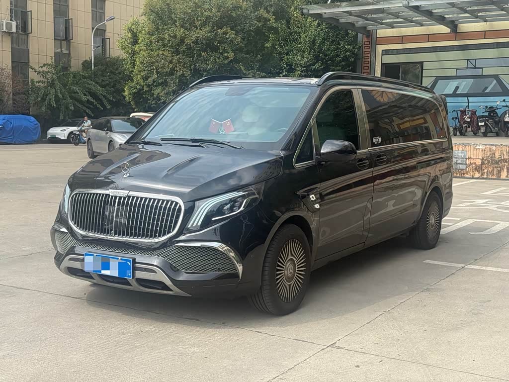 Mercedes-Benz Vito 2023 2.0T 7 мест