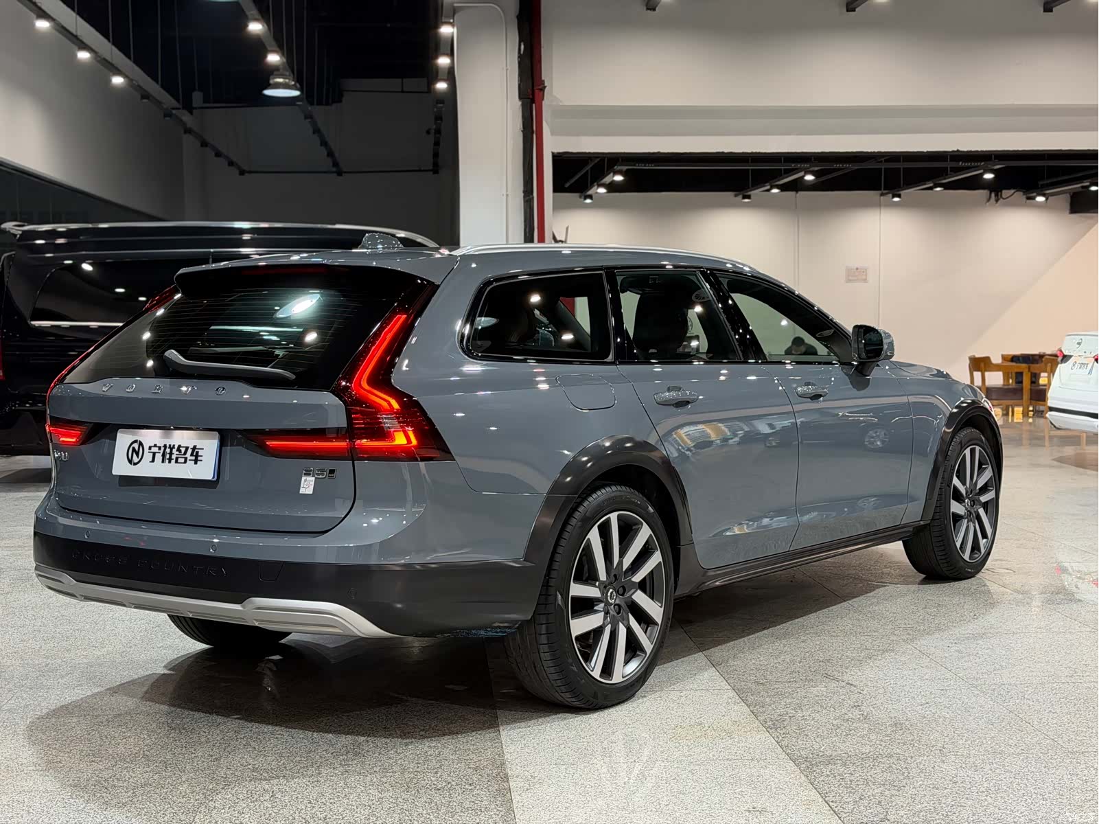 Volvo V90, 2022 4