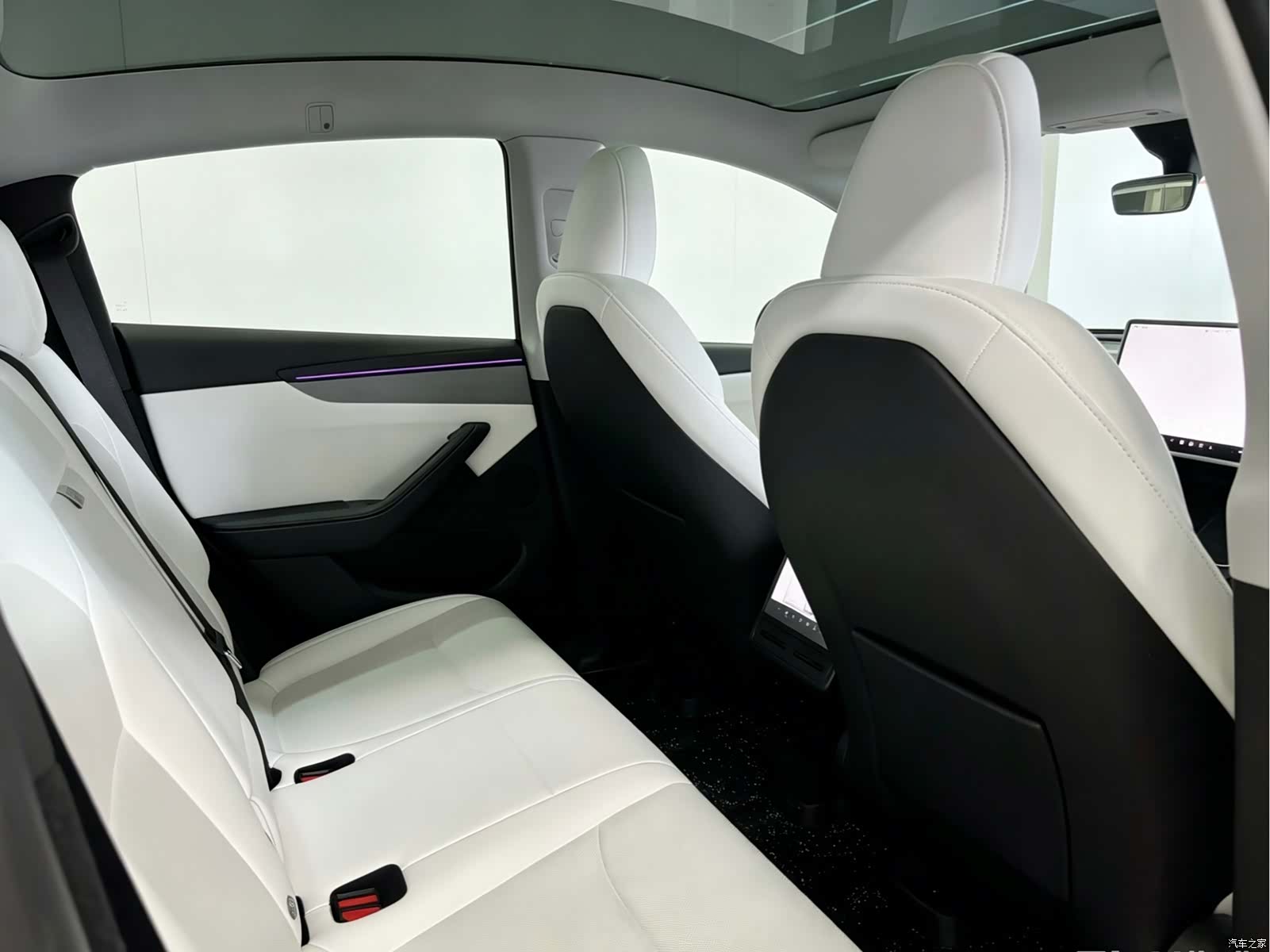 Tesla Model Y, 2025 8