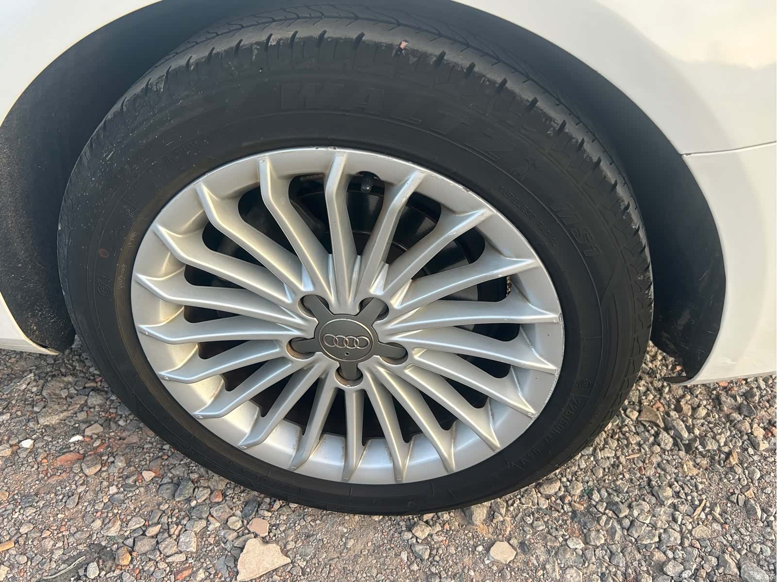 Audi A4L, 2016 6