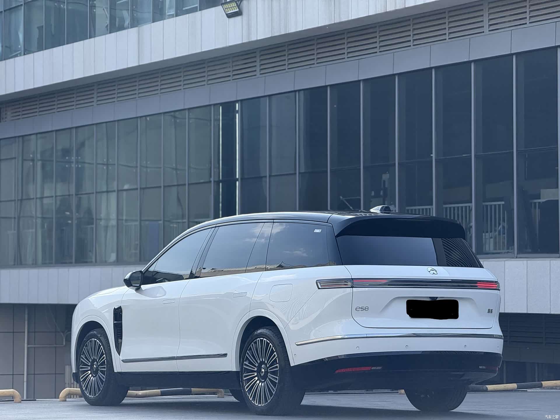 NIO ES8, 2025 12