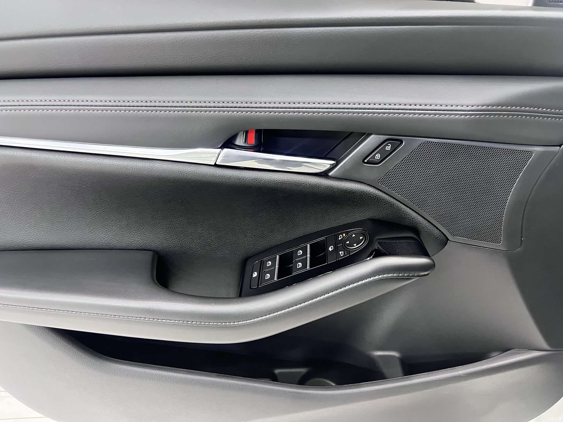 Mazda Mazda3, 2023 8