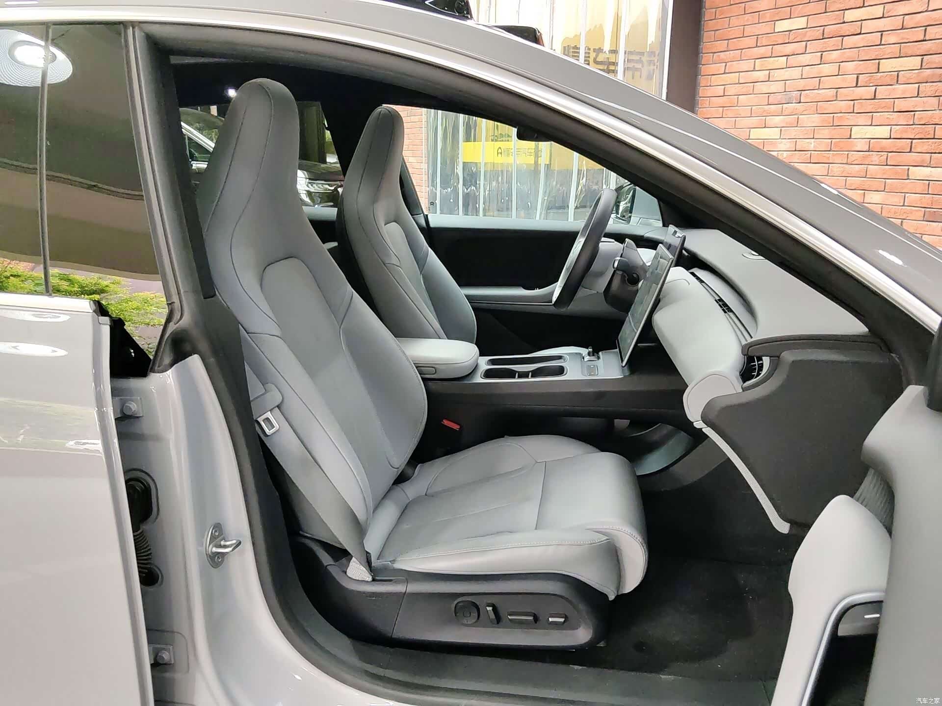 NIO ET5, 2024 10