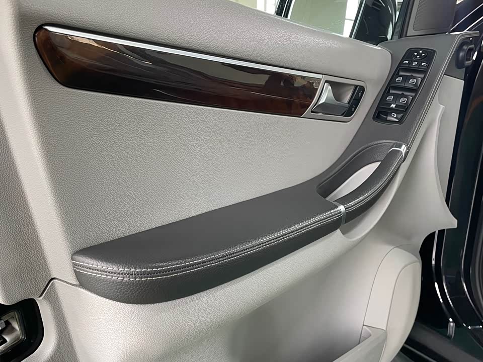 Mercedes-Benz R-class
