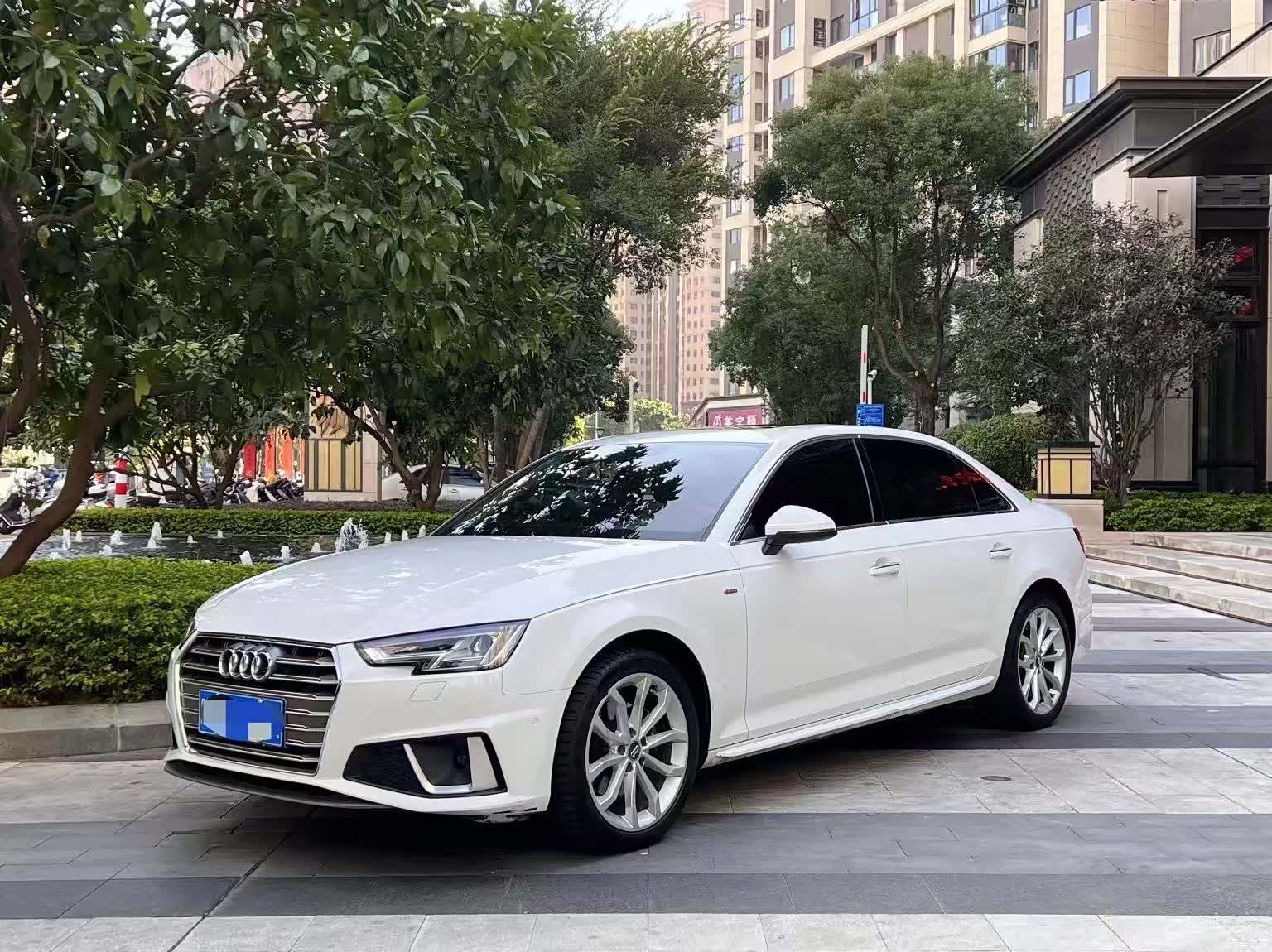 Audi A4L, 2019 3