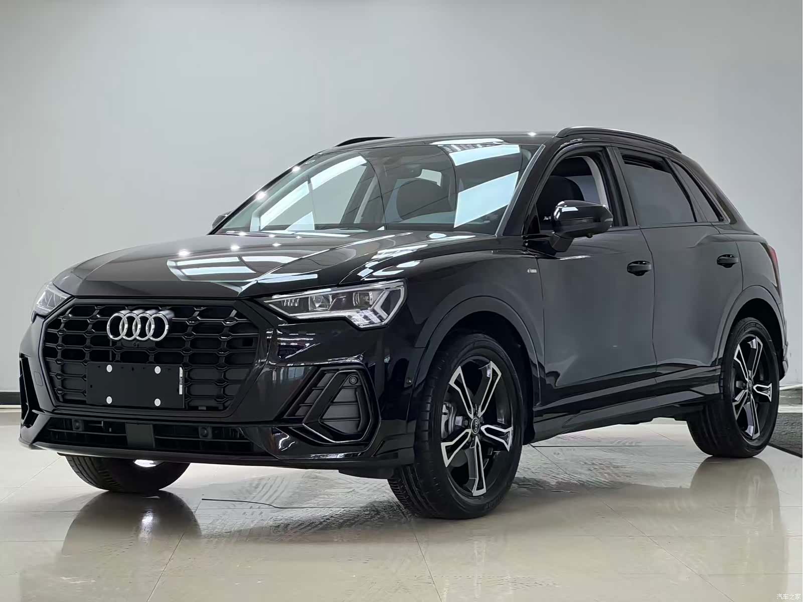 Audi Q3, 2022 1