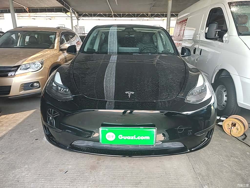 Tesla Model Y, 2022 3