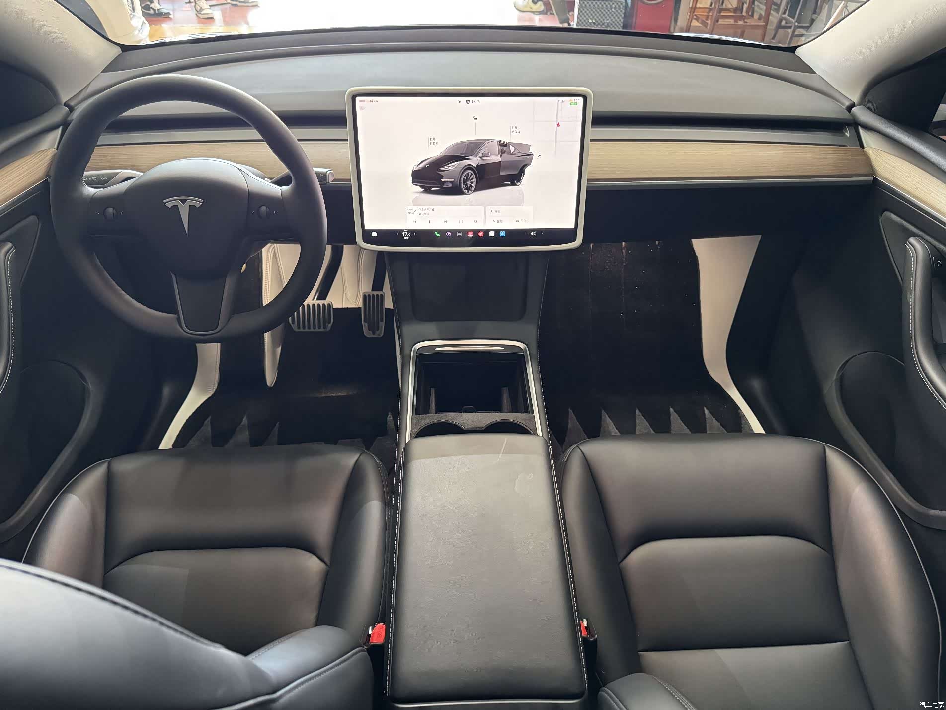 Tesla Model Y, 2023 все фото