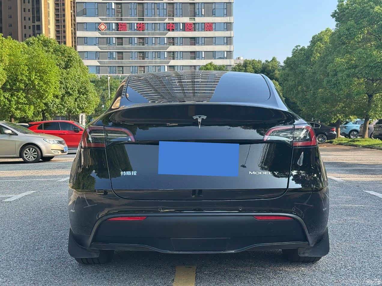 Tesla Model Y, 2023 16