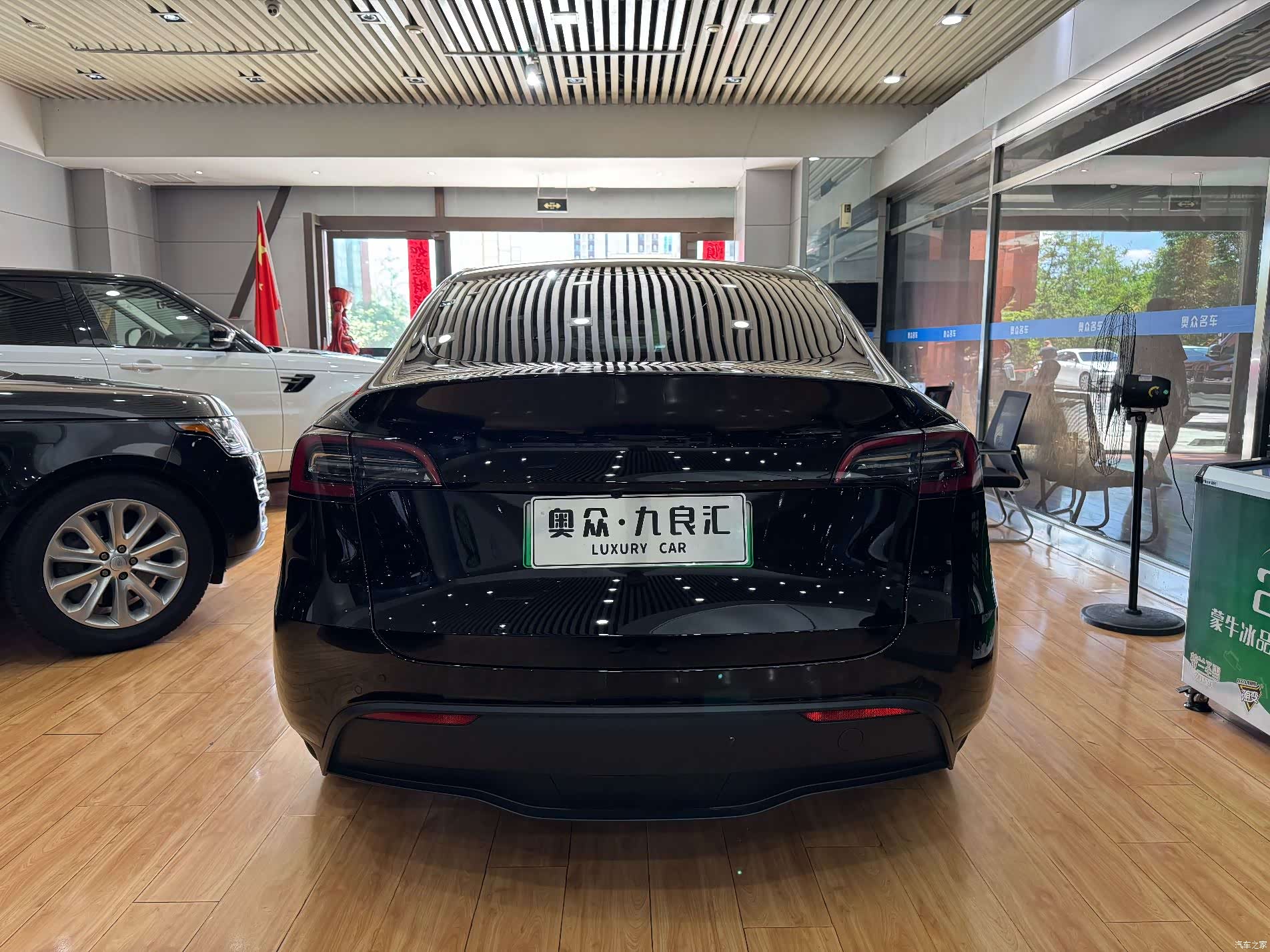 Tesla Model Y, 2023 16