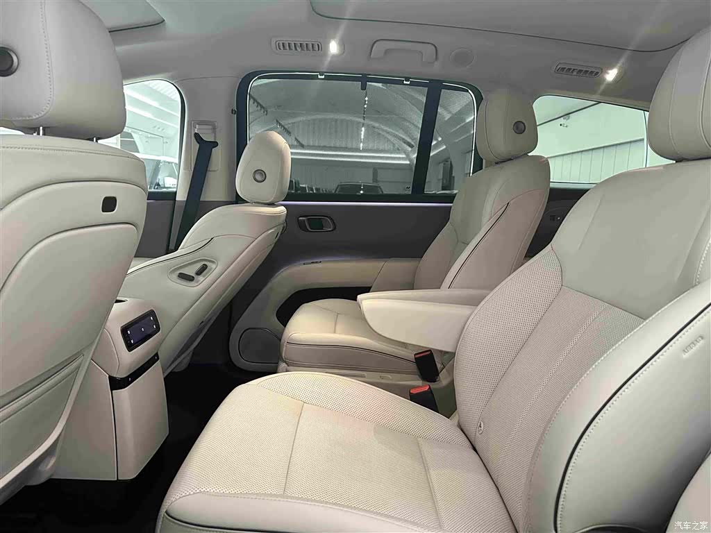 Li Auto i8, 2025 18