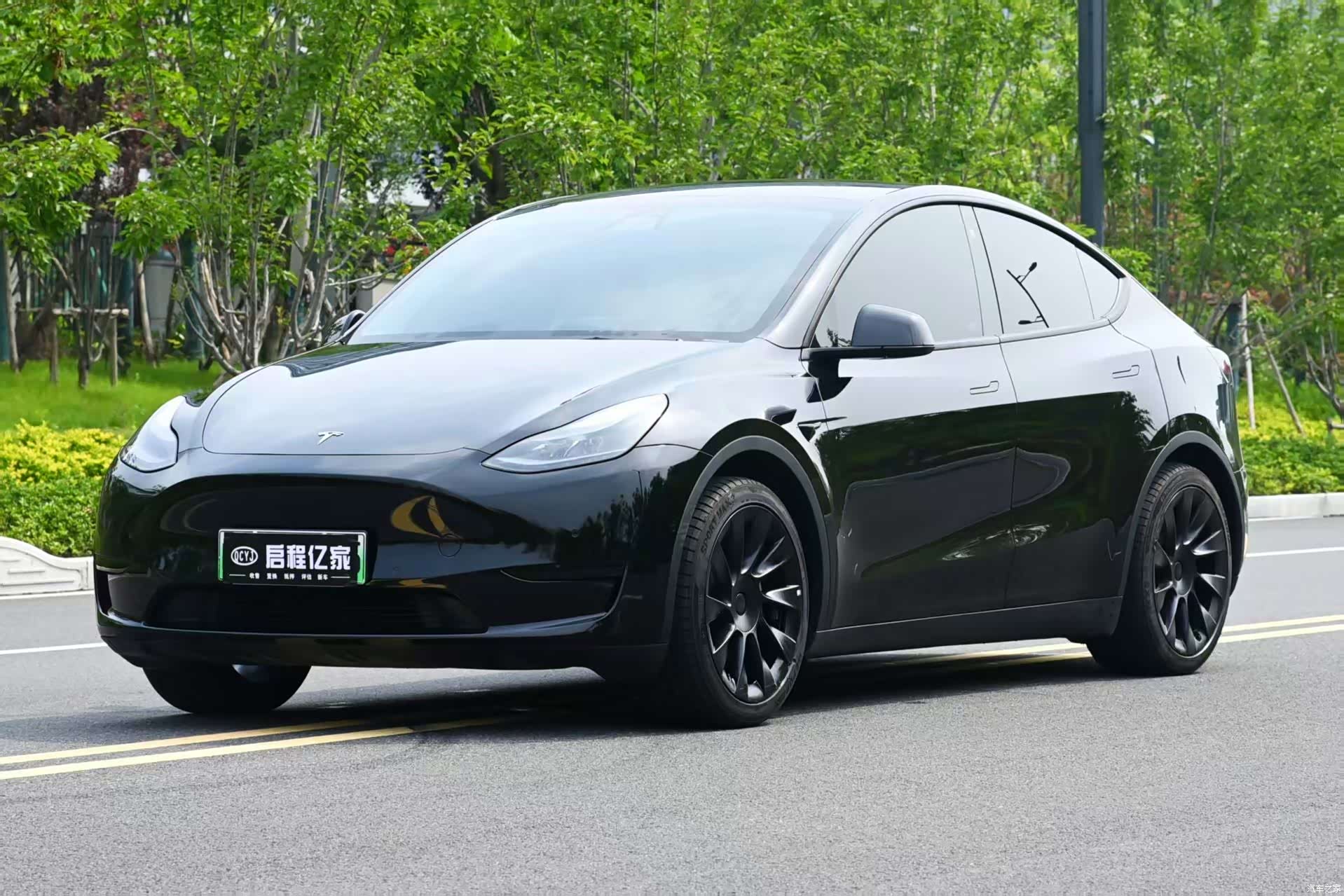 Tesla Model Y, 2023 1