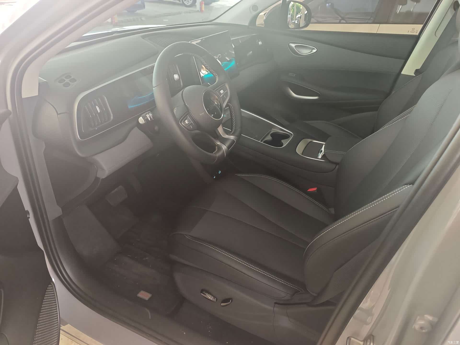 BYD HiAce, 2026 все фото