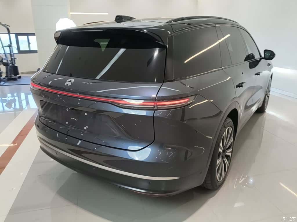 NIO ES8, 2023 7
