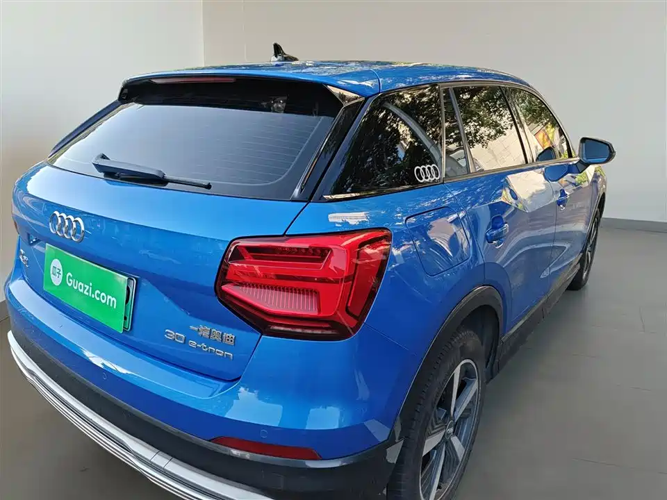 Audi Q2L