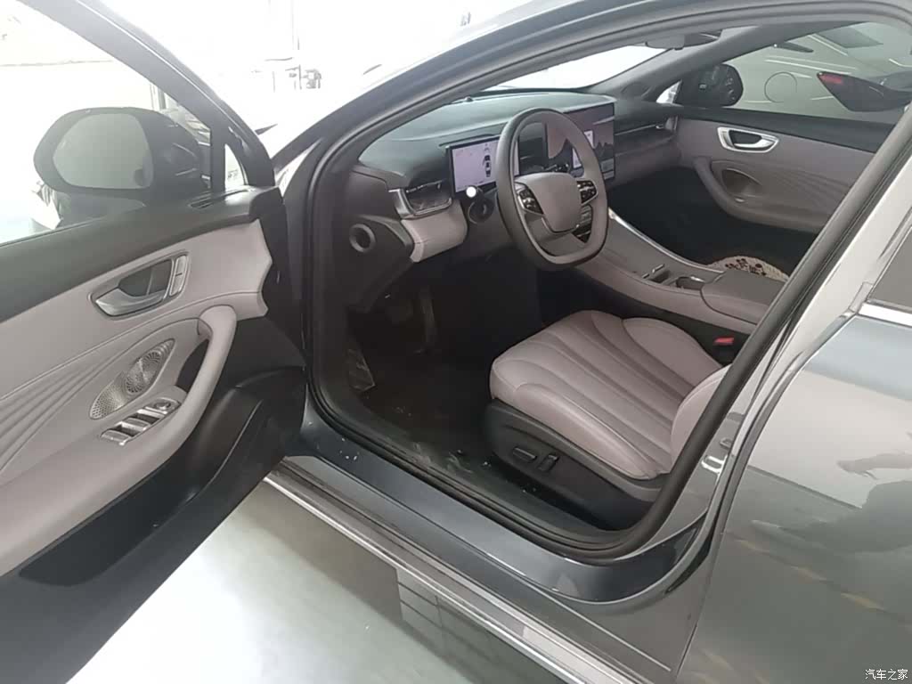 Roewe M7, 2026 12