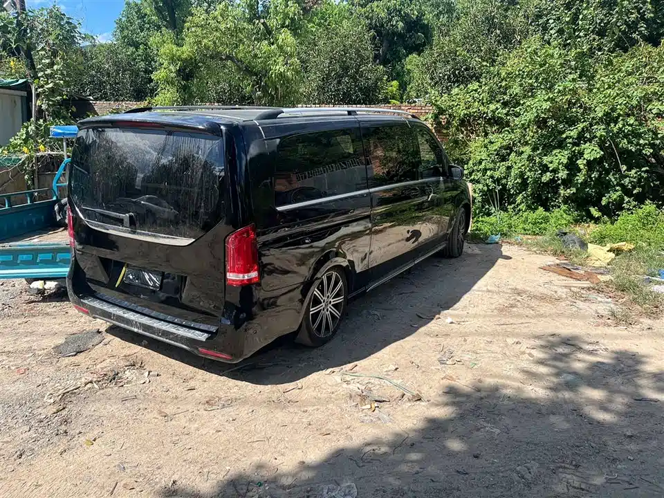Mercedes-Benz V-class