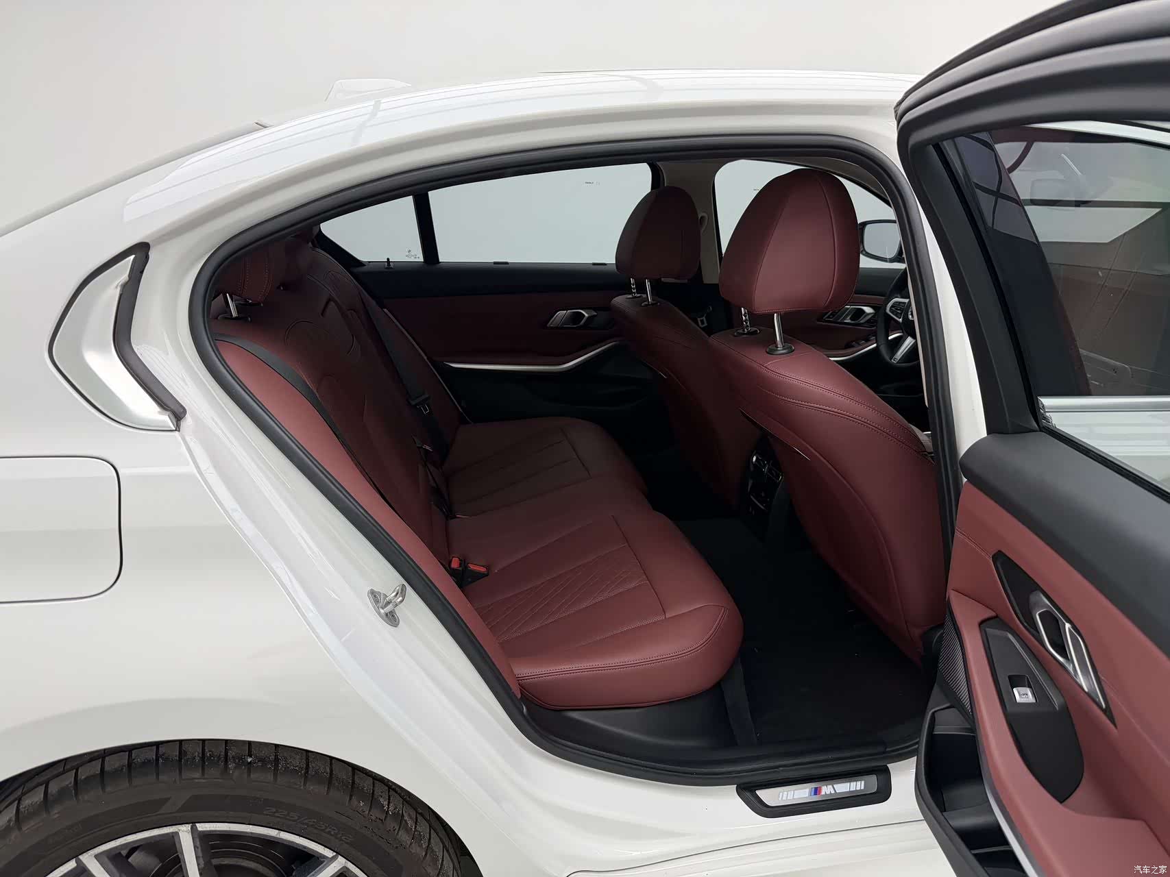 BMW 3 Series, 2023 12