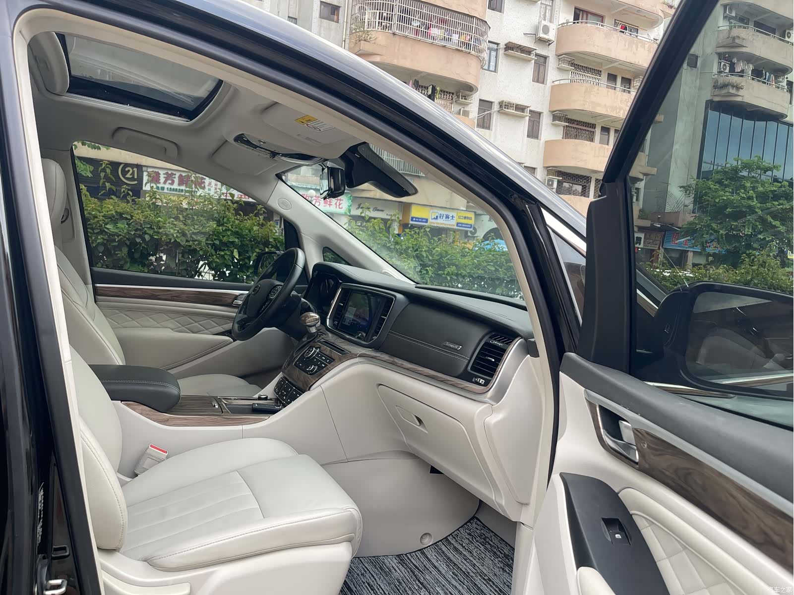 Trumpchi M8, 2020 11
