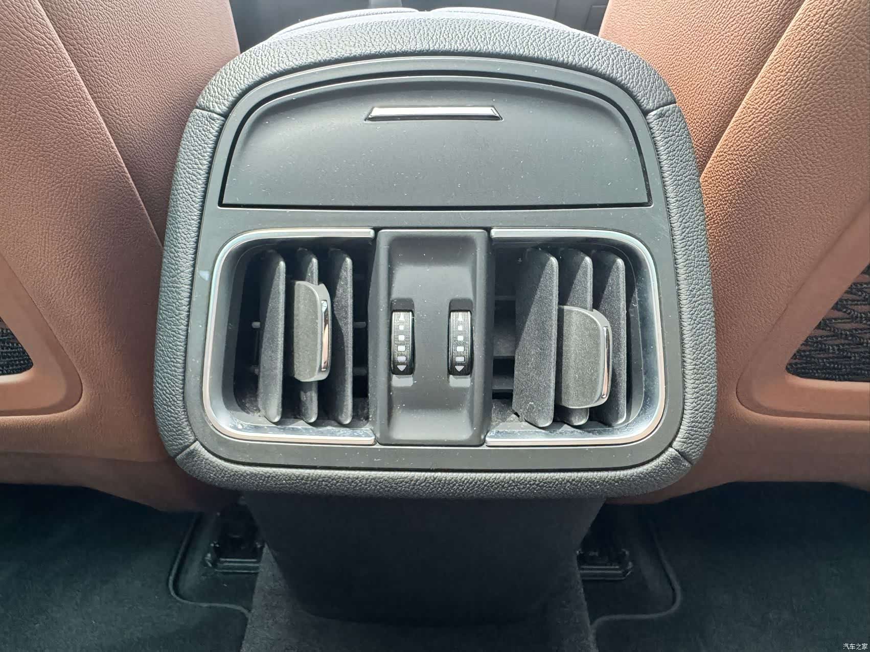 Maserati Levante, 2020 11