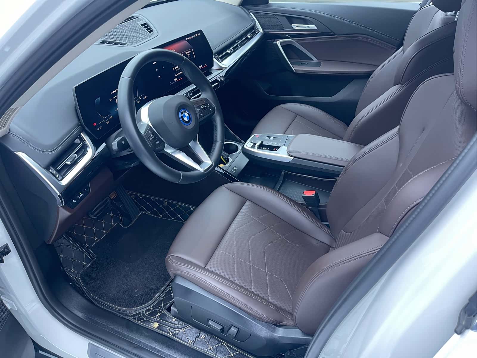 BMW iX1, 2024 8
