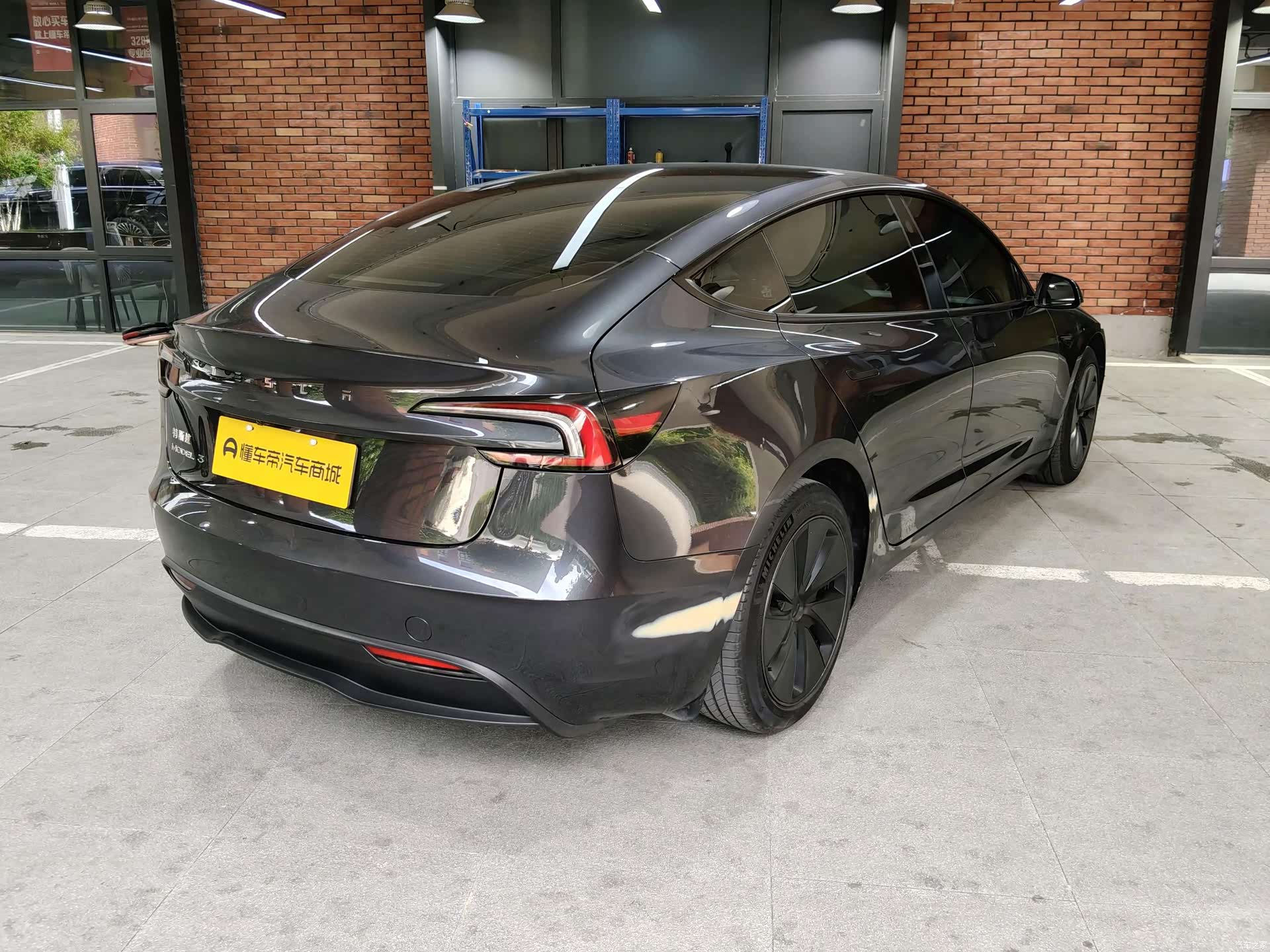 Tesla Model 3, 2024 4