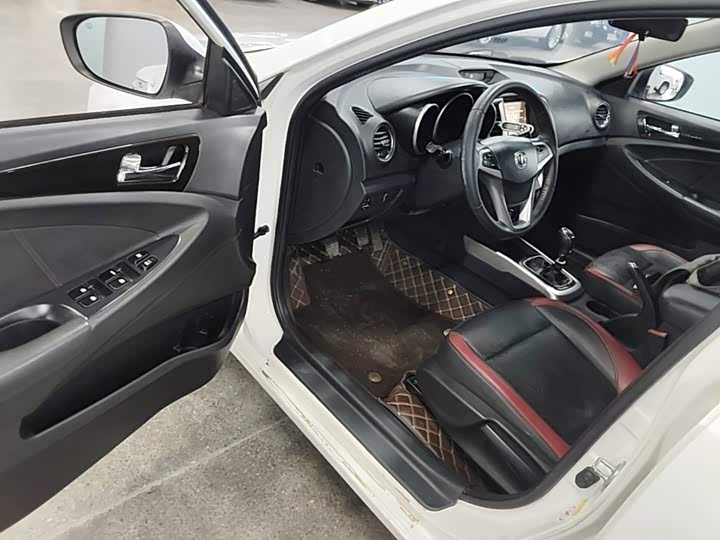 Changan Eado XT 2015 1.6L МКПП jun ku xing guo V