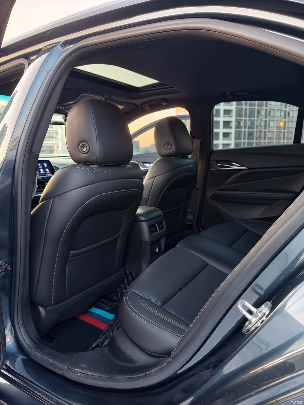 Cadillac CT4, 2022 13
