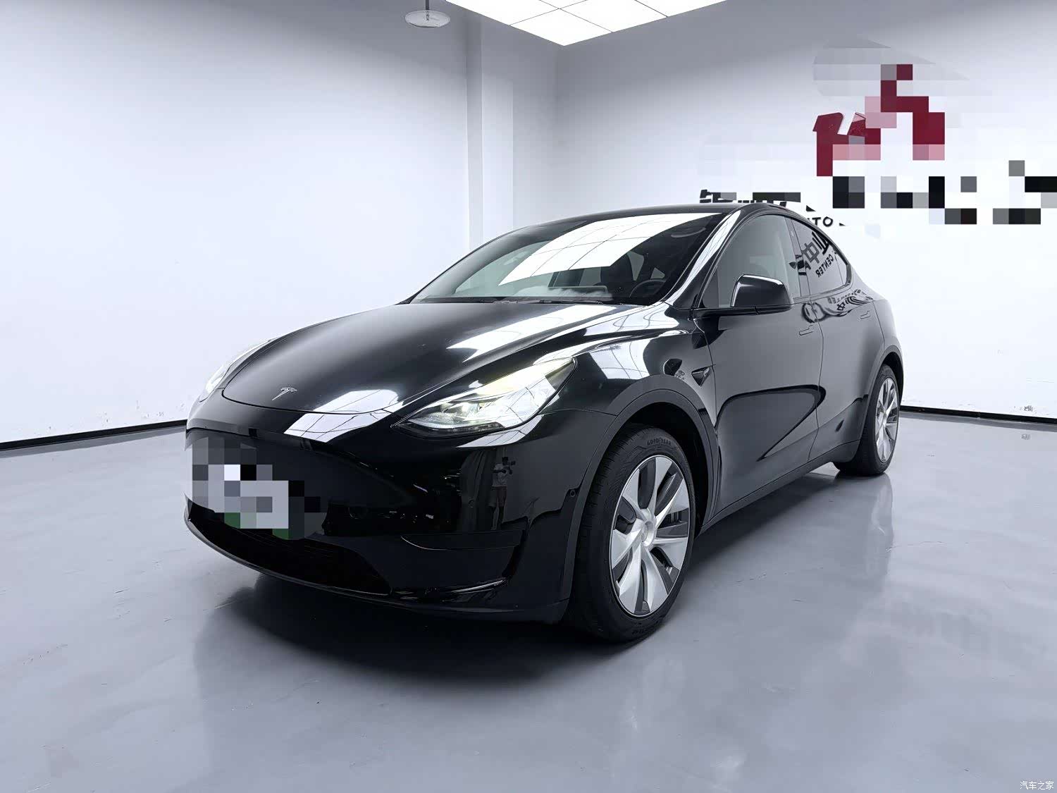 Tesla Model Y, 2023 1