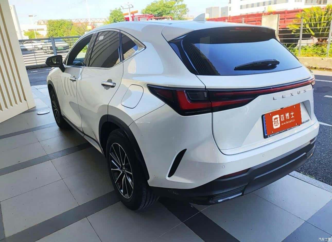 Lexus NX, 2022 3