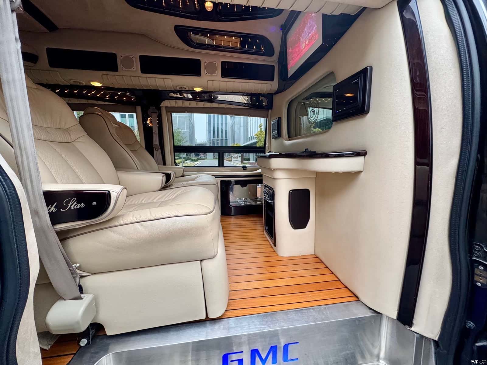 GMC SAVANA, 2011 11