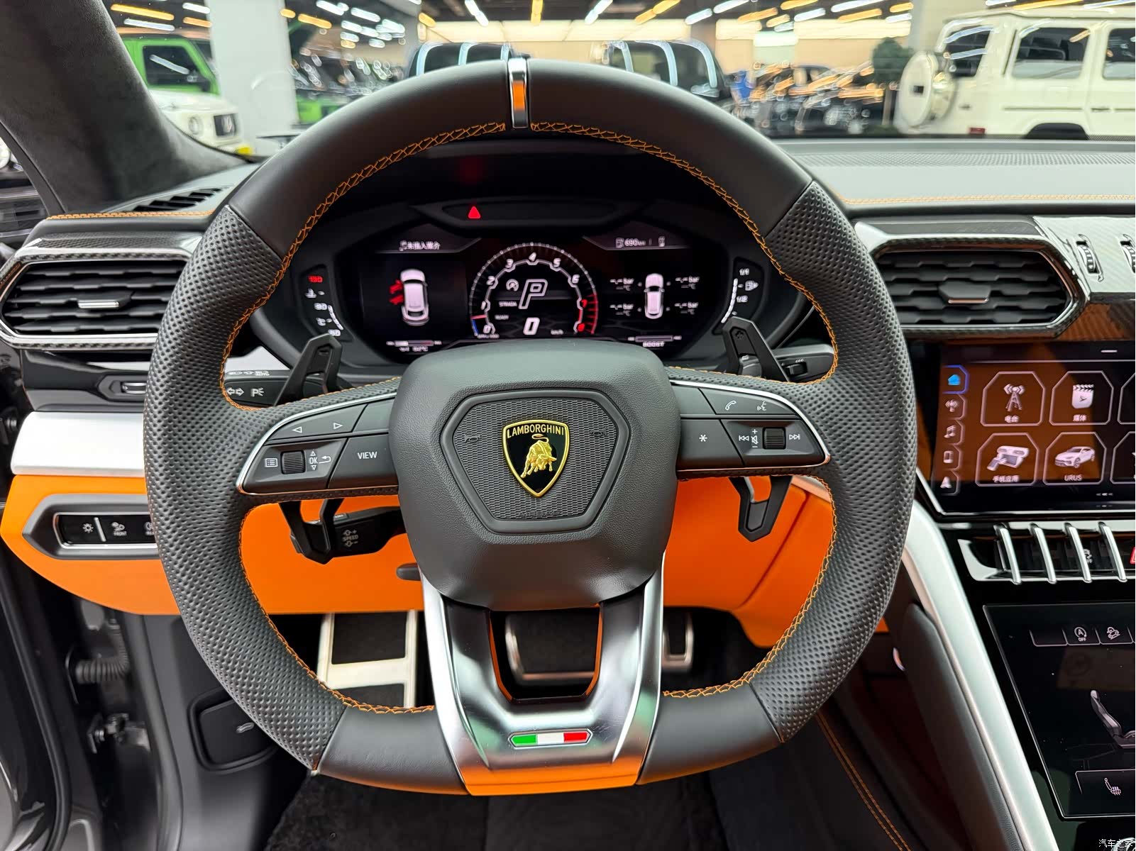 Lamborghini Urus, 2022 11
