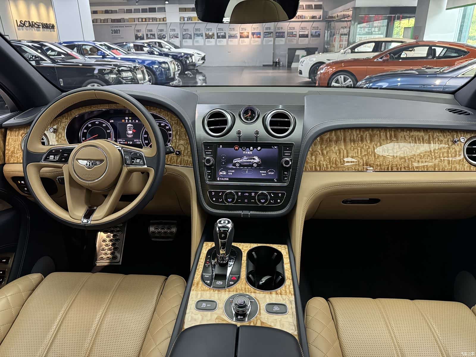 Bentley Bentayga, 2018 8