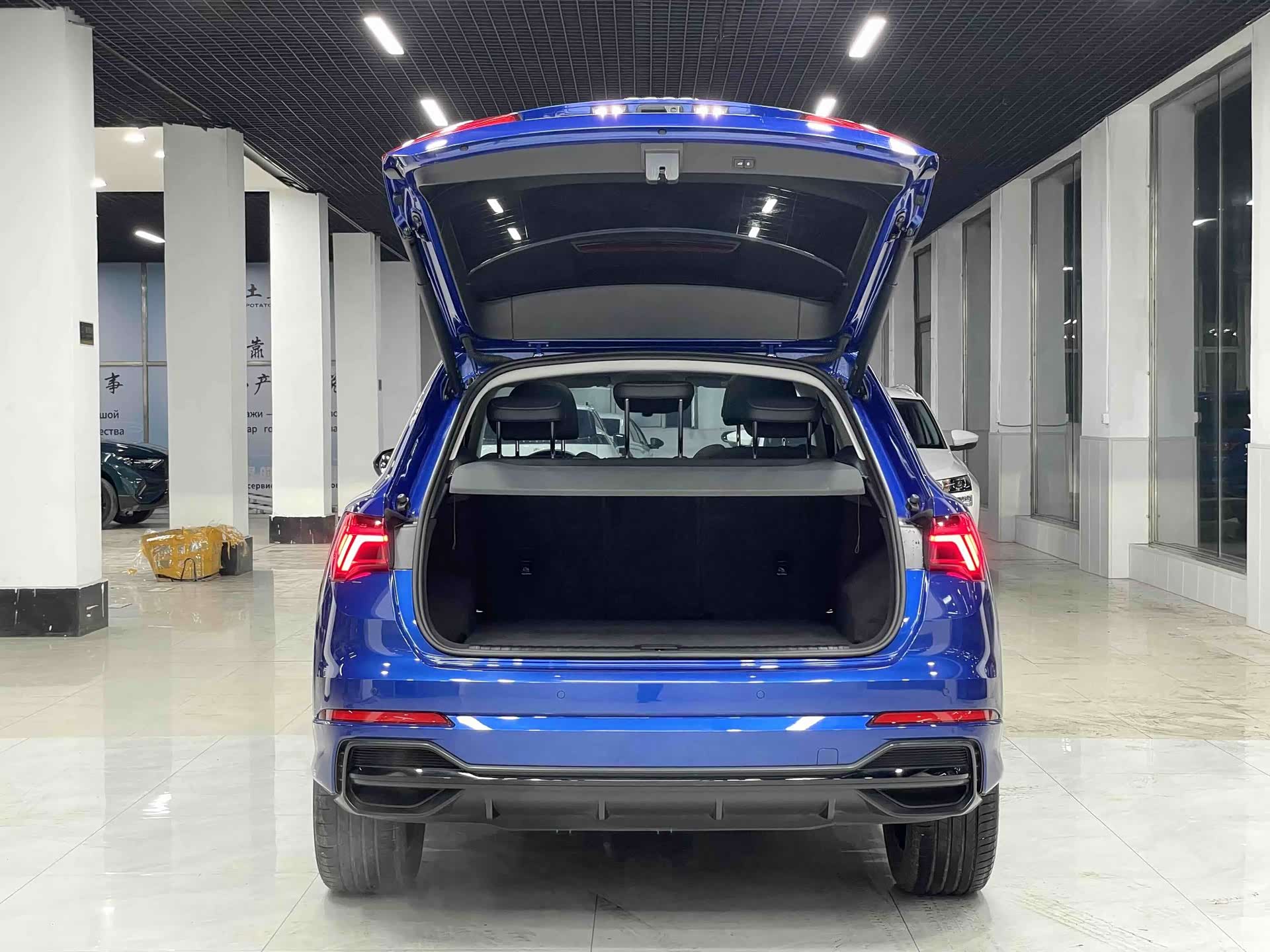 Audi Q3, 2023 16