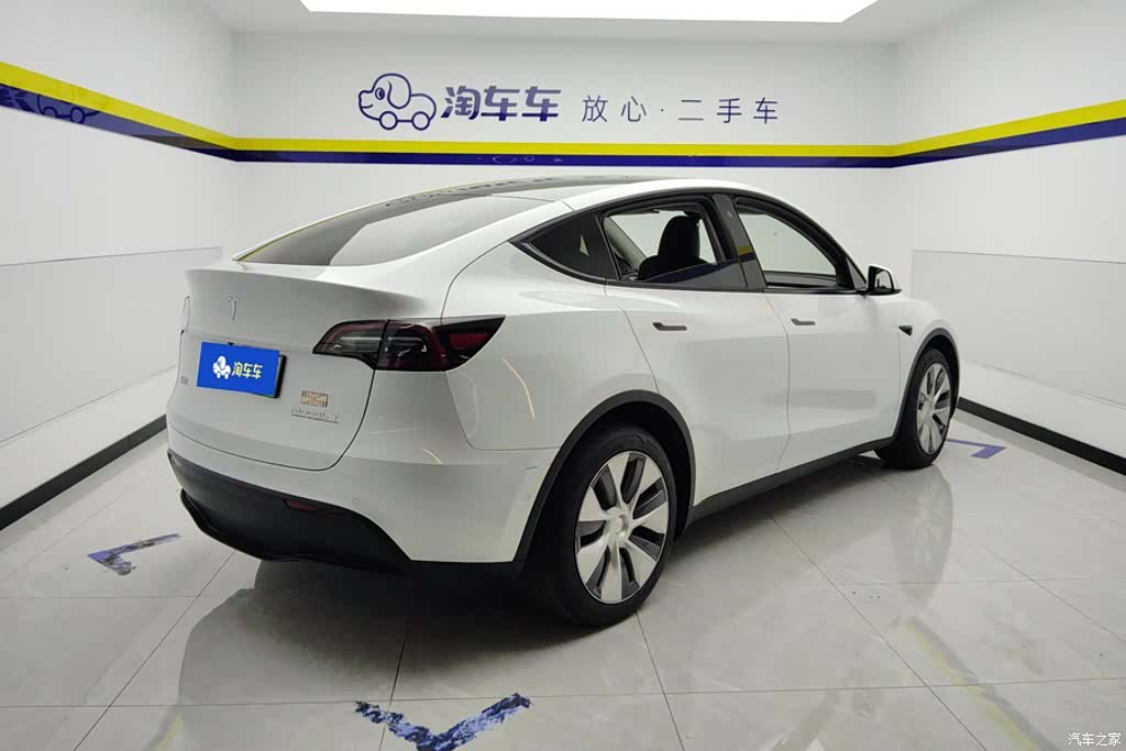 Tesla Model Y, 2023 3