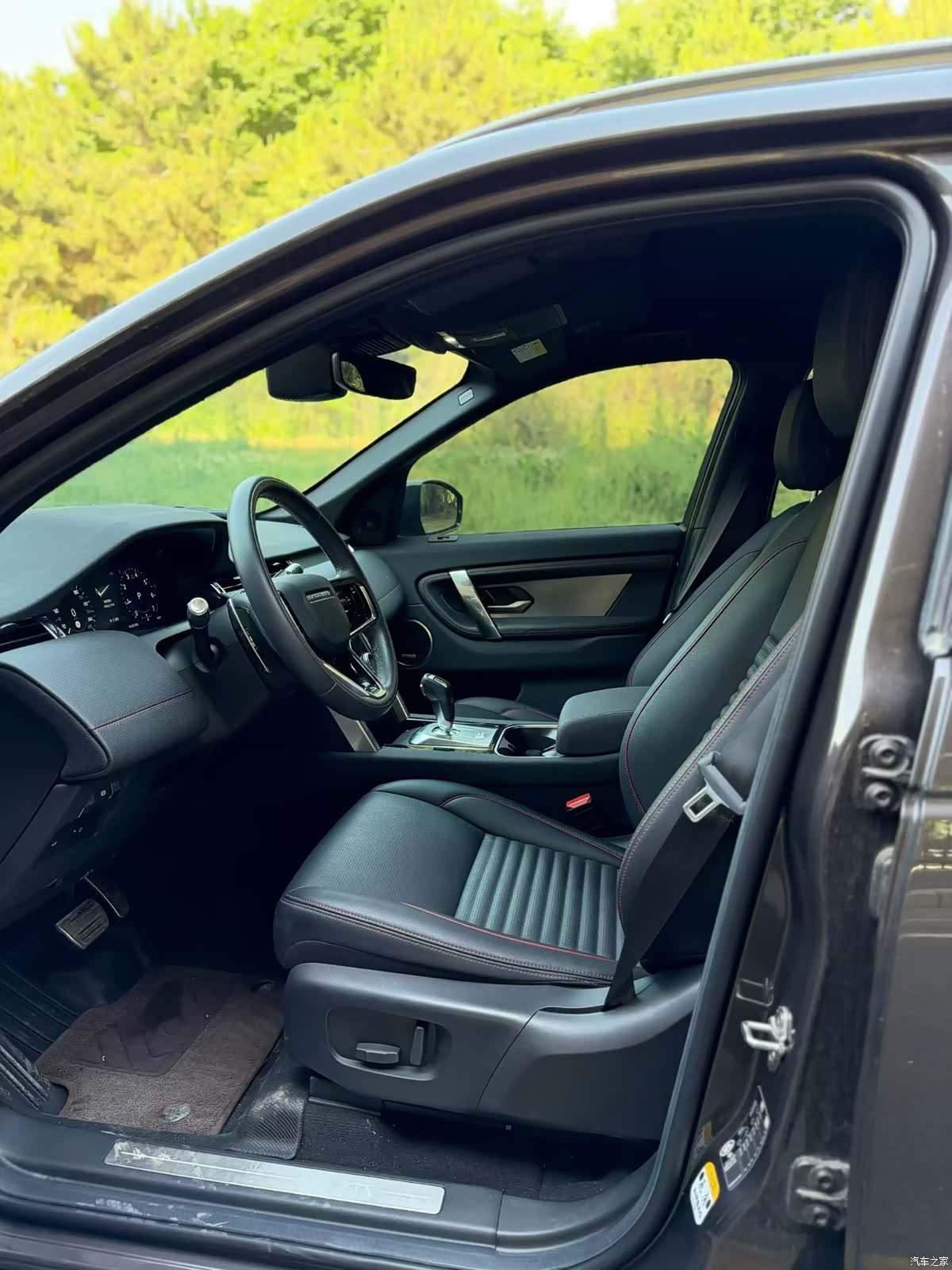 Land Rover Discovery, 2023 4