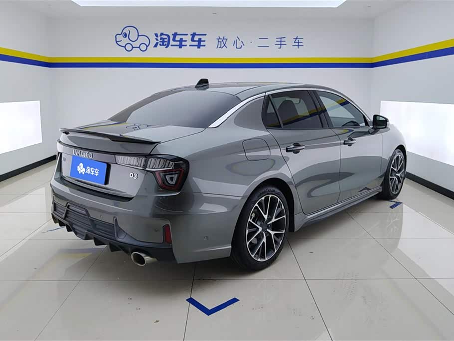 Lynk & Co 03